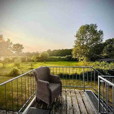 Grosses 2 Zi-dg In Gruener Idylle! *