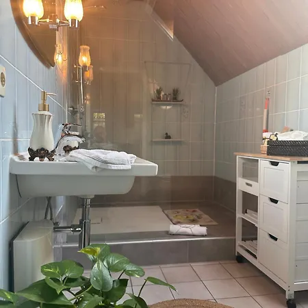 Neu 2 Zi-dg Luxus In Gruener Idylle! Appartement Bliestorf