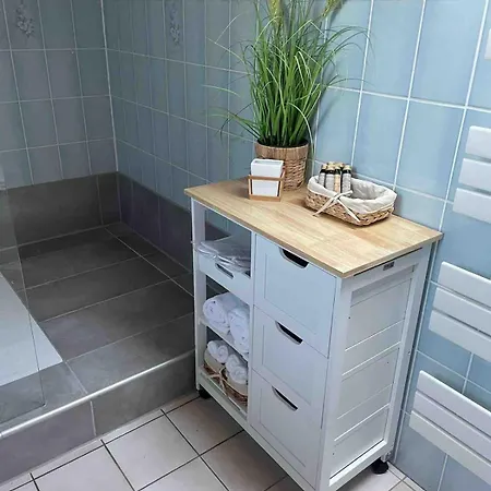 Neu 2 Zi-dg Luxus In Gruener Idylle!