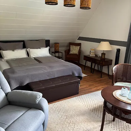 Neu 2 Zi-dg Luxus In Gruener Idylle! Apartman