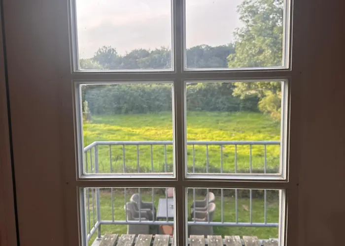 Neu 2 Zi-dg Luxus In Gruener Idylle!